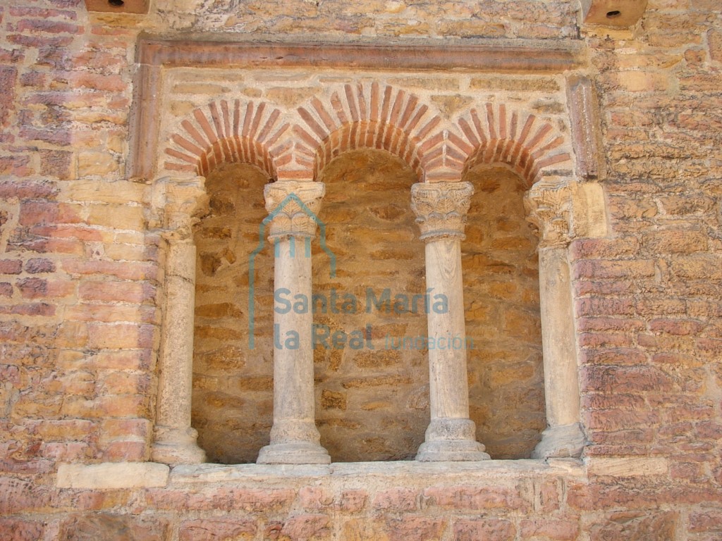 Detalle de la fachada oriental