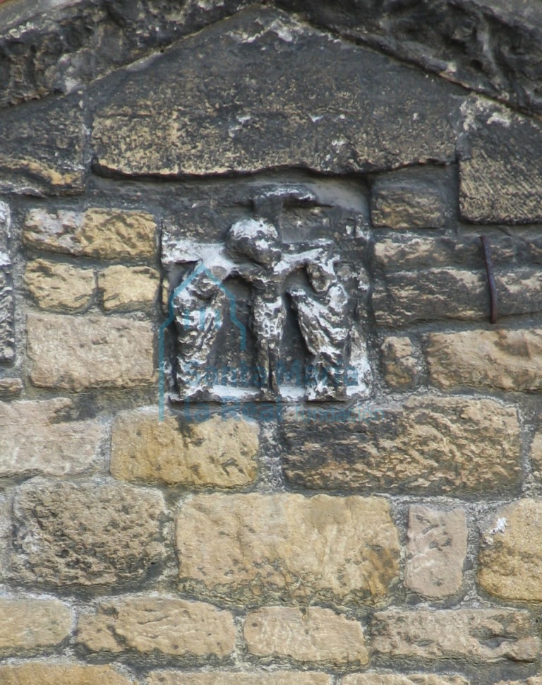 Relieve del calvario, exterior de la cámara santa