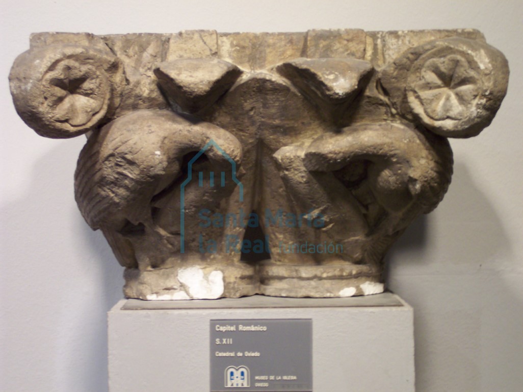 Capiteles de la catedral. Aves (sala 1)