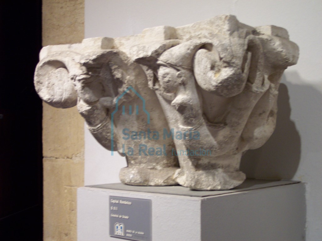 Capiteles de la catedral. Aves (sala 1)