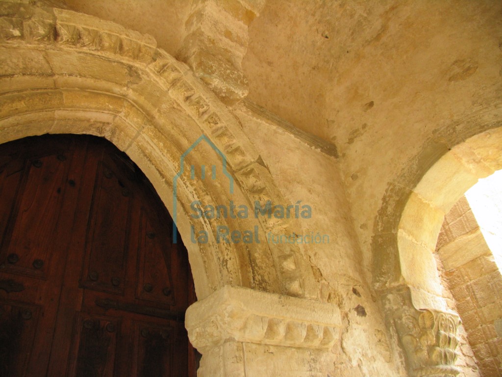 Detalle del lado derecho de la portada norte