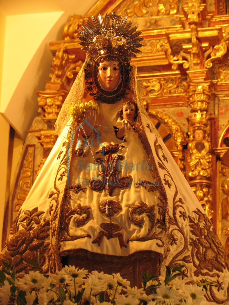 Talla de una virgen románica