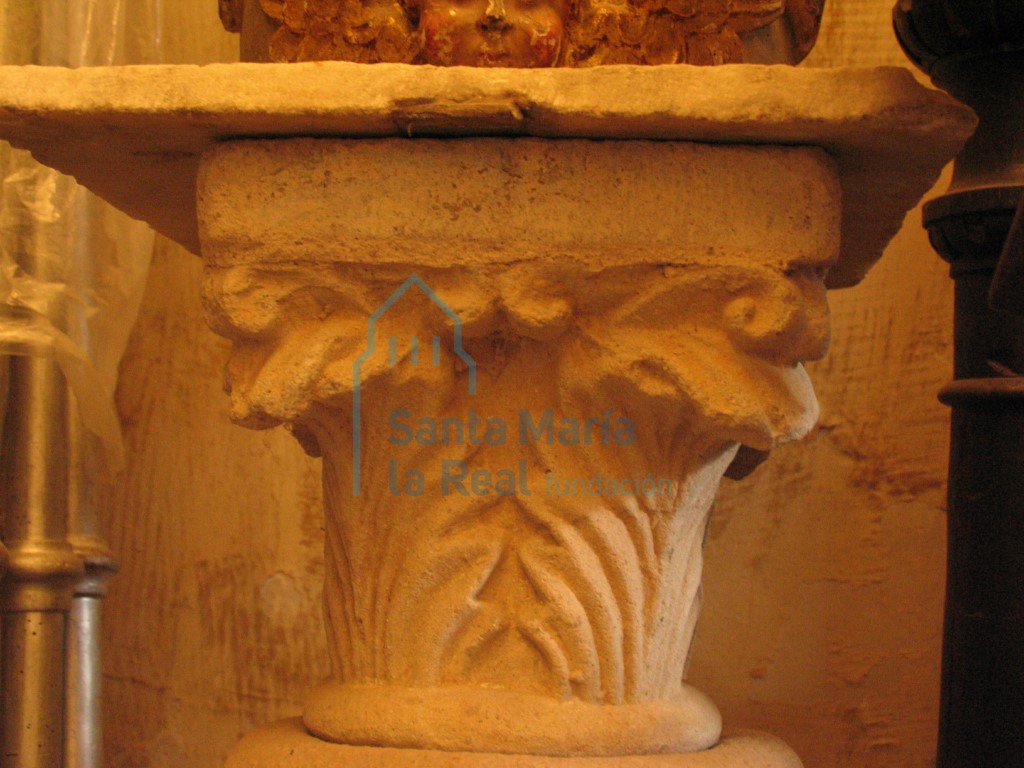 Capitel vegetal