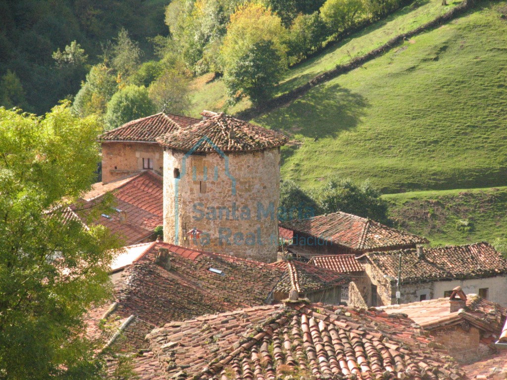 Torre de Tuñón (bajomedieval con origen anterior)