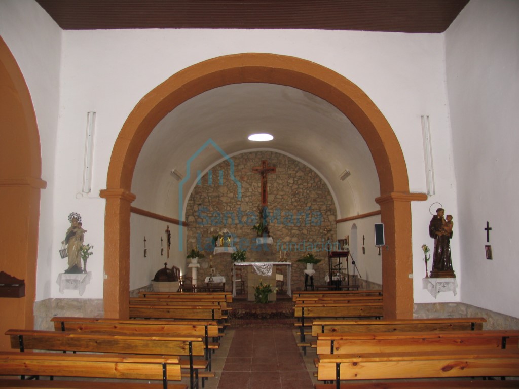 Interior hacia la cabecera