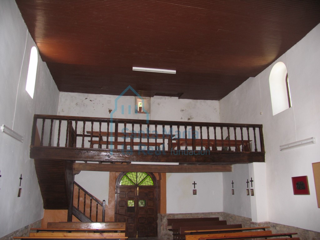 Interior hacia los pies