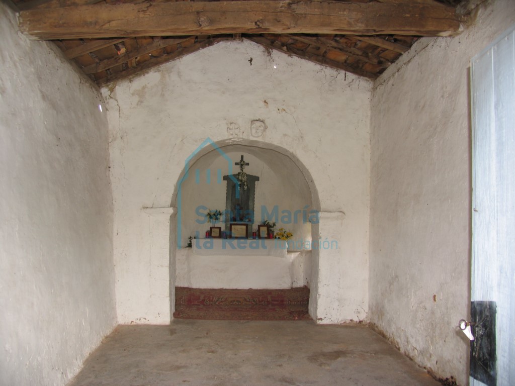 Interior hacia la cabecera
