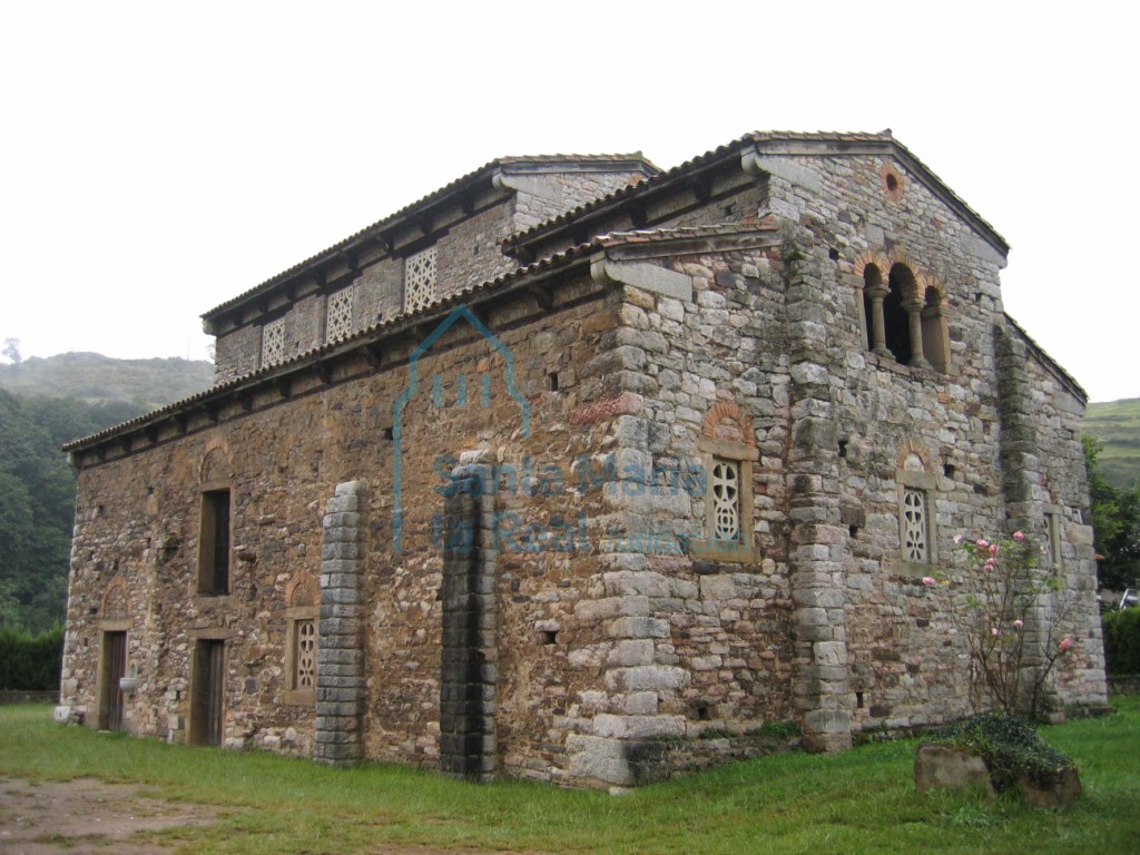 Exterior de la fachada sur