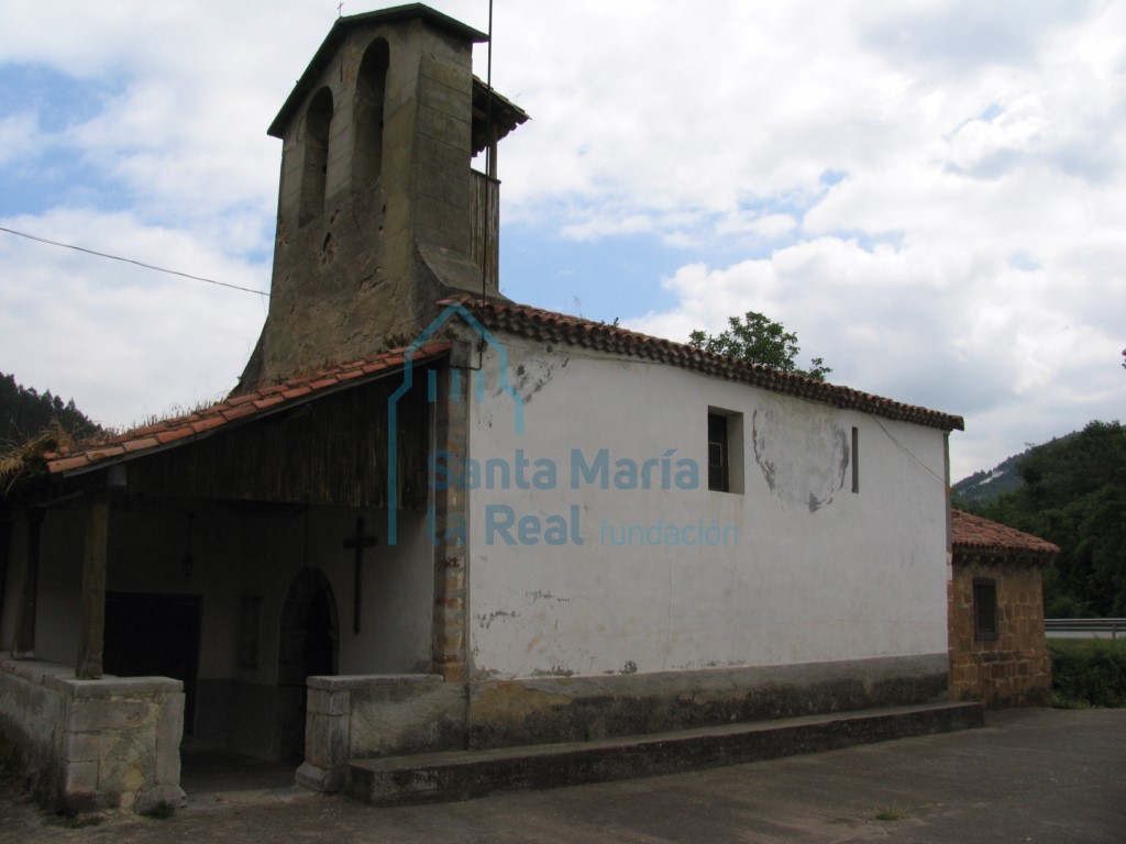 Fachada sur de la iglesia