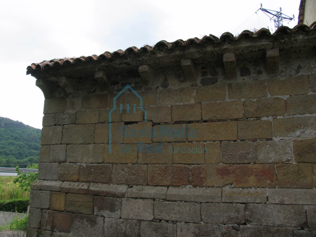 Muro norte de la cabecera