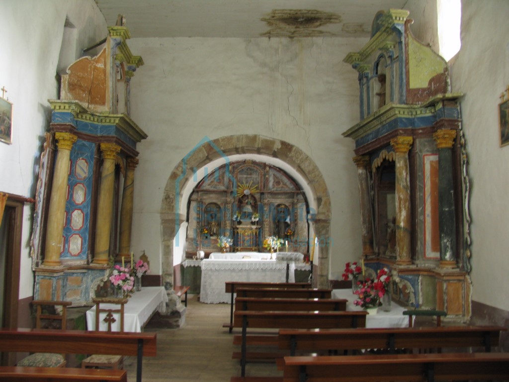 Interior de la iglesia