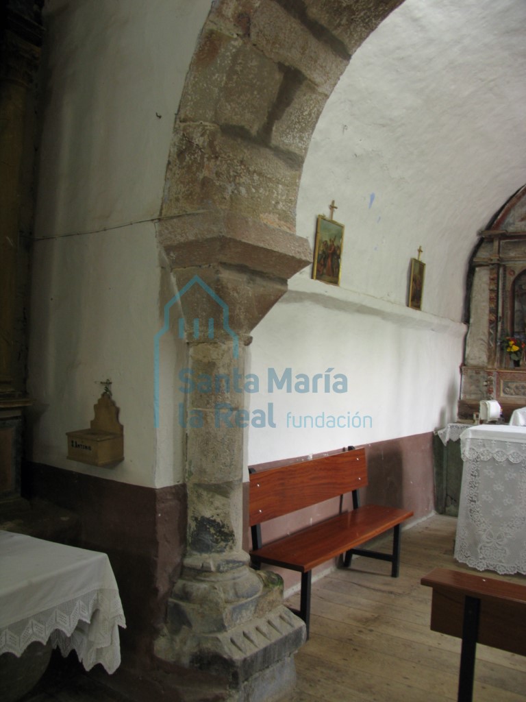 Columna izquierda del arco triunfal