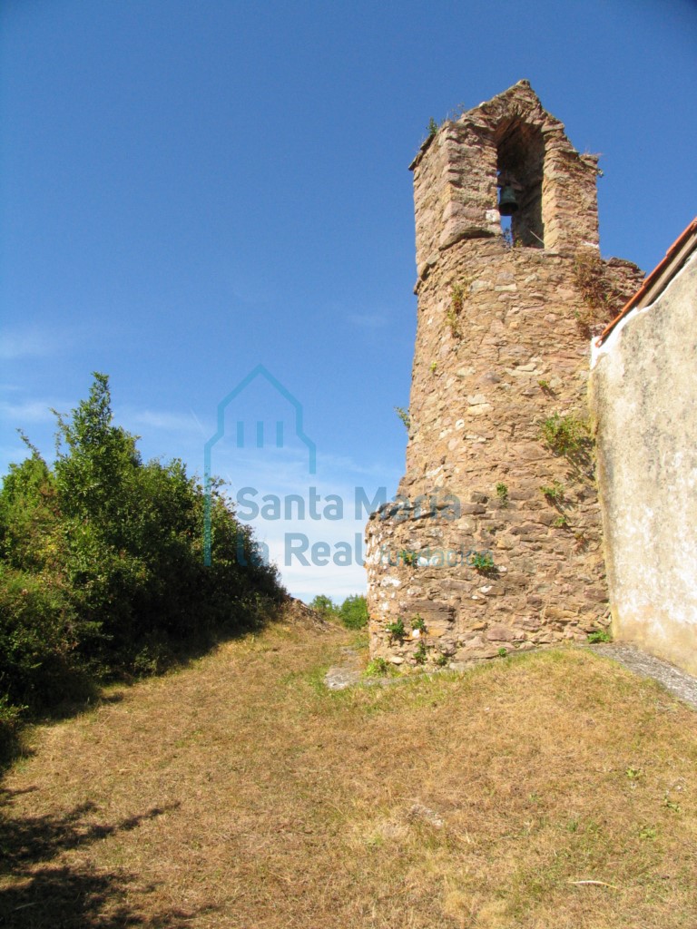 Torre campanario