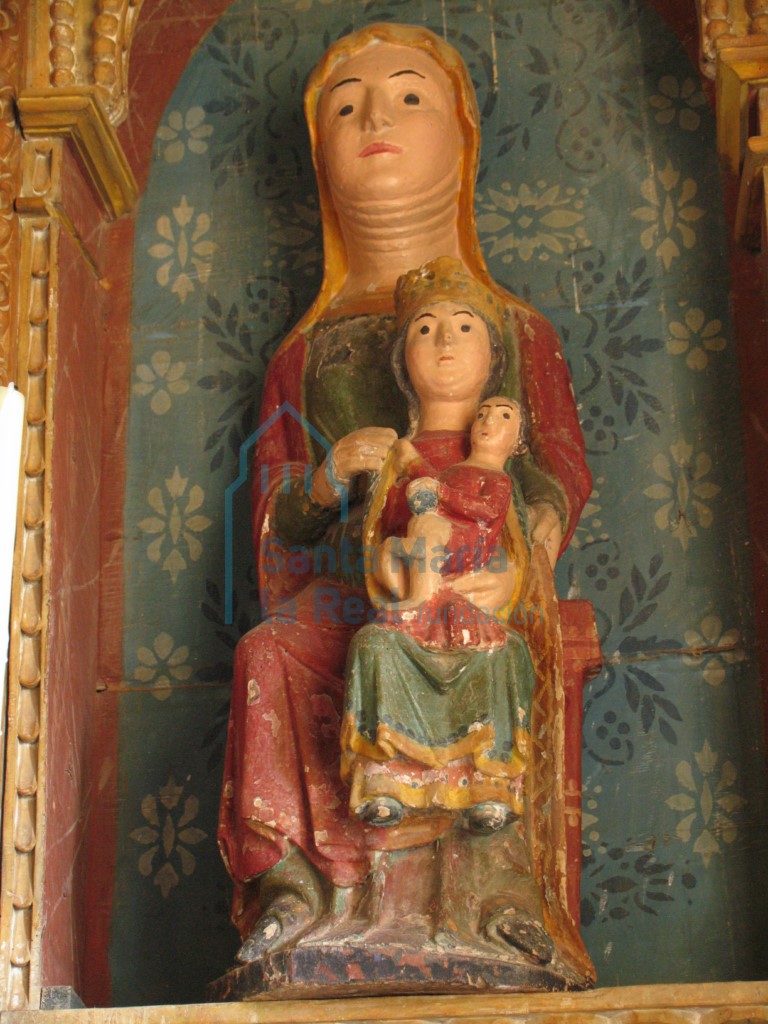 Detalle del retablo. Virgen con el Niño