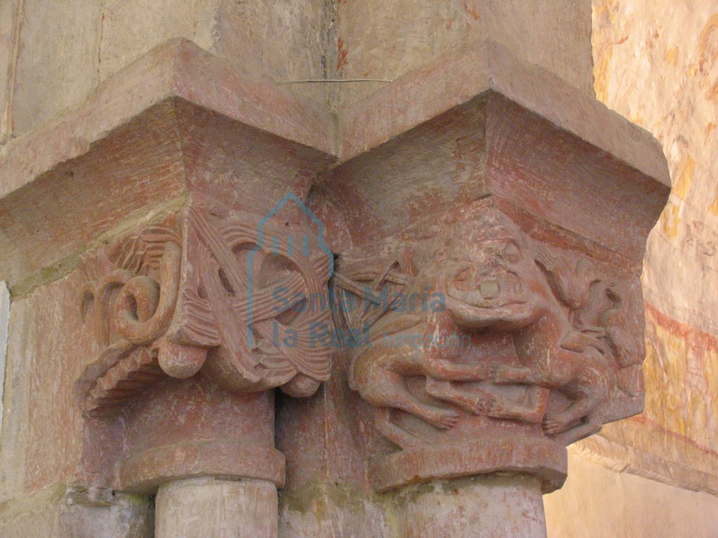 Capiteles del lado izquierdo del arco triunfal del arco triunfal