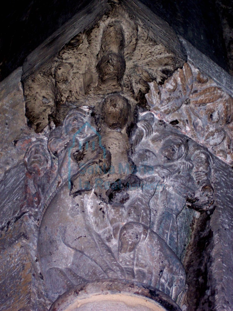 Capitel del arco triunfal