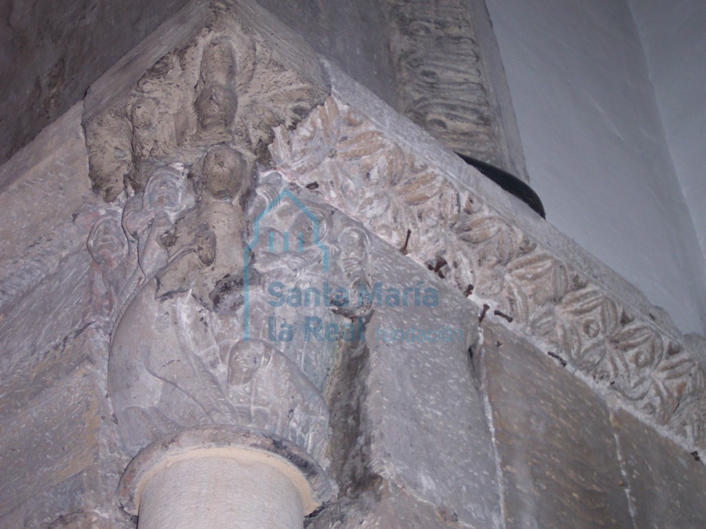 Capitel del arco triunfal