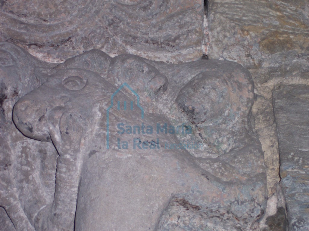 Capitel del arco triunfal