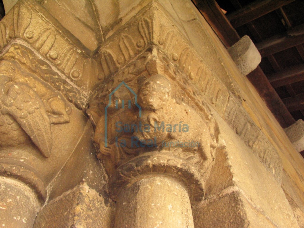 Capitel del lado derecho de la portada meridional. Caza del jabalí