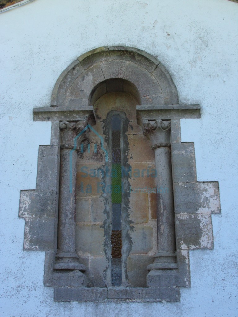 Ventana de la cabecera
