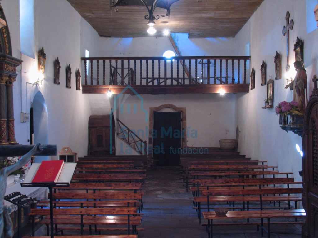 Interior desde la cabecera