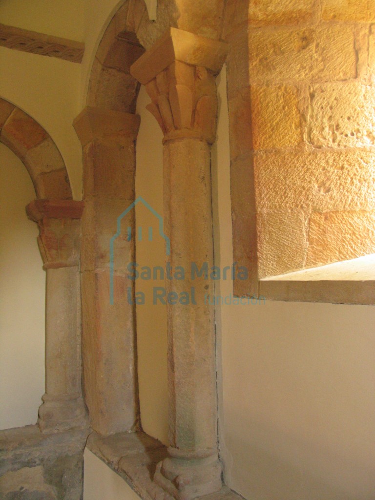 Detalle de la arqueria en el lado sur de la cabecera