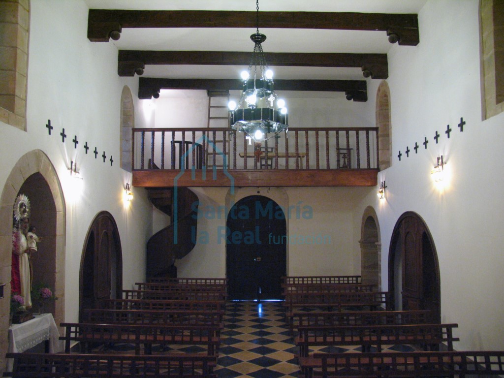 Interior desde la cabecera