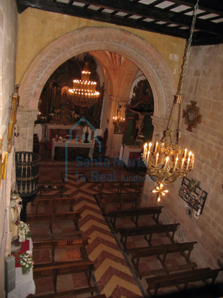 Vista del altar desde el coro de los pies
