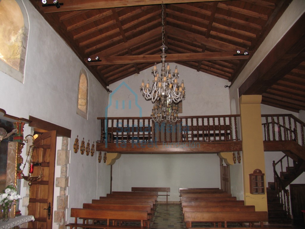 Interior desde la cabecera