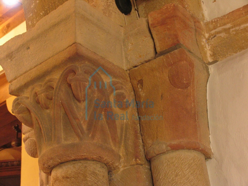 Capitel del arco triunfal