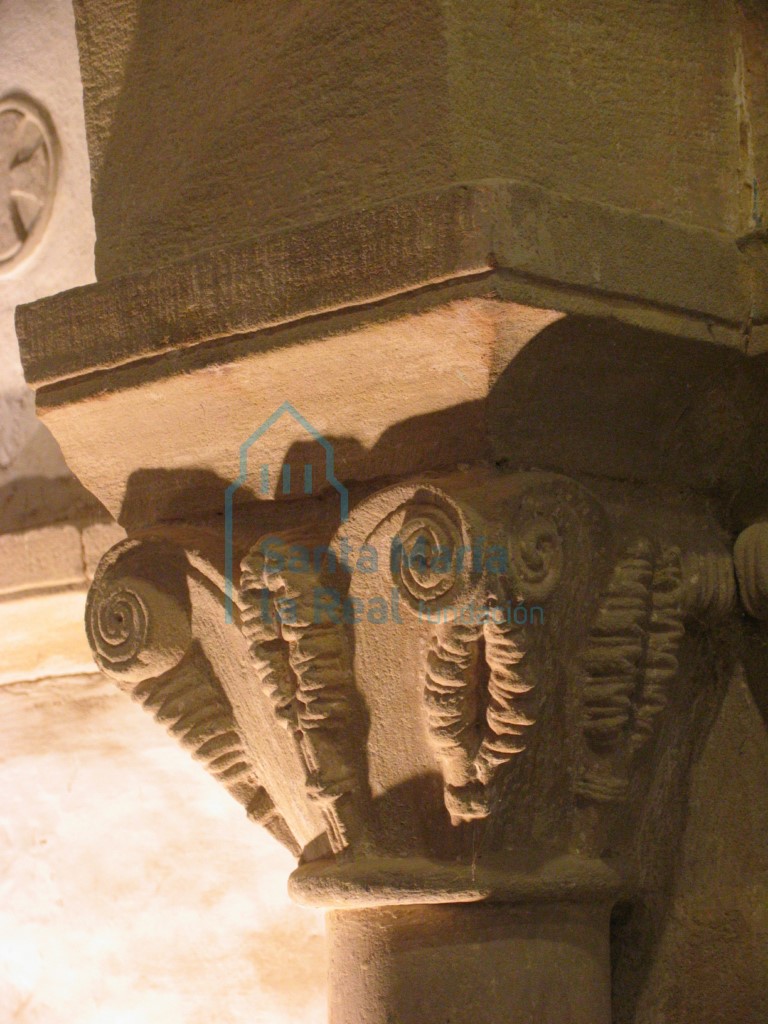 Capitel interior del lado derecho del arco triunfal