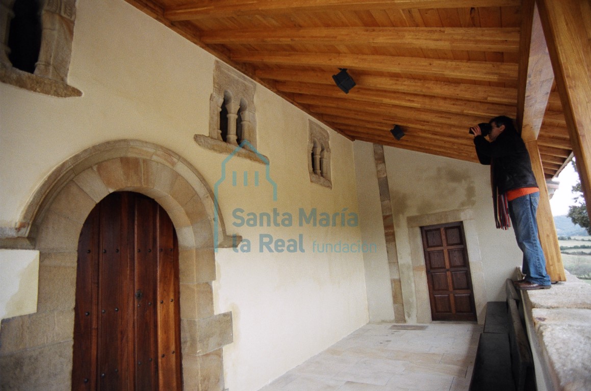 Vista exterior del portico