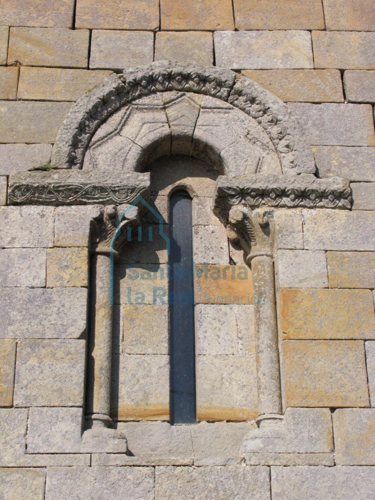 Ventana de la cabecera