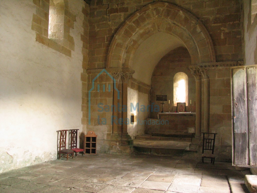 Interior hacia la cabecera