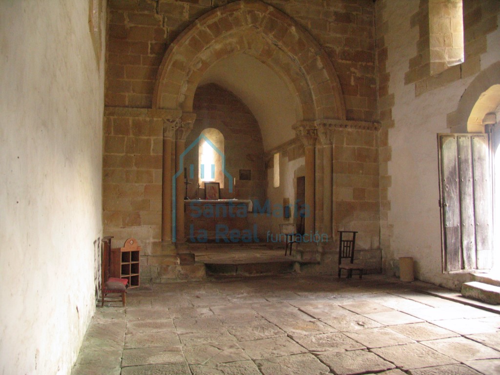 Interior hacia la cabecera