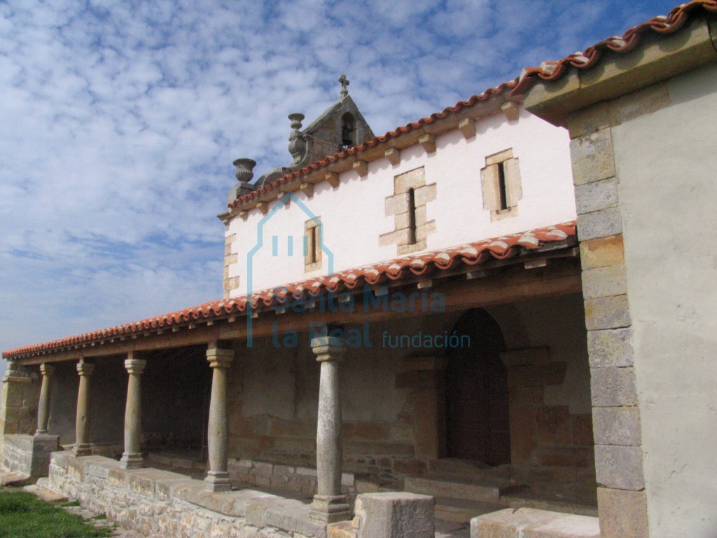 Exterior de la fachada meridional