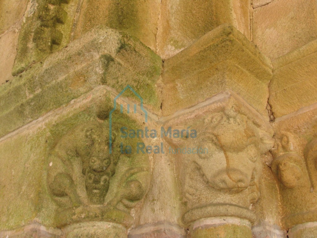 Capiteles del lado norte de la portada occidental