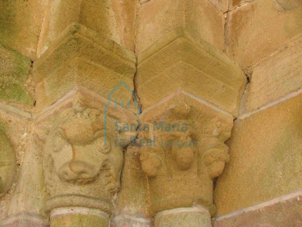 Capiteles del lado norte de la portada occidental