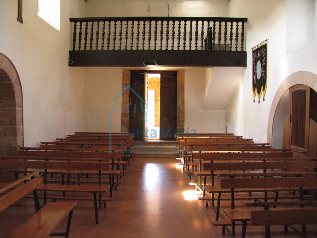 Interior hacia los pies