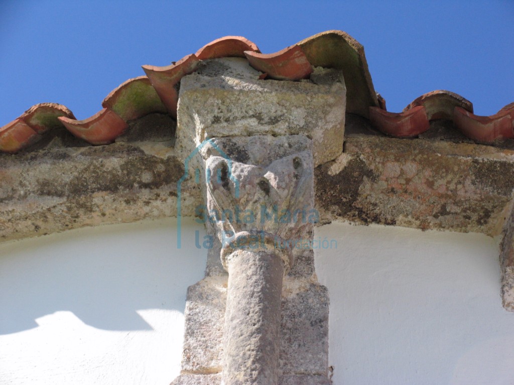 Capitel del ábside