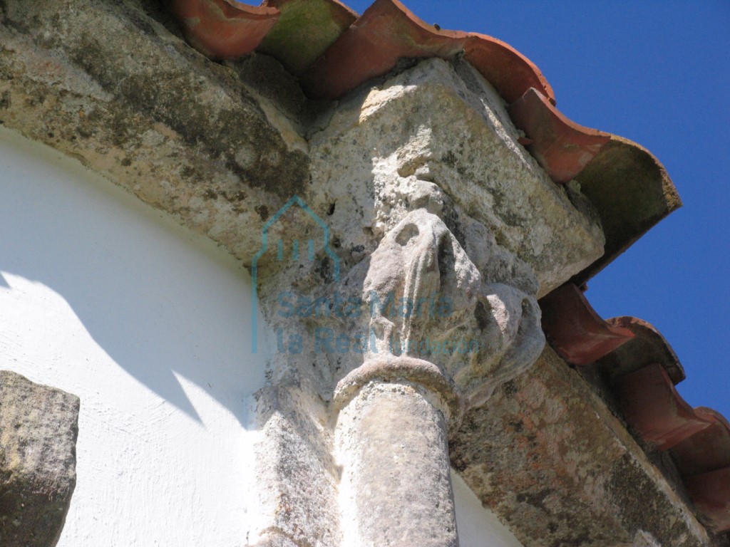 Capitel del ábside