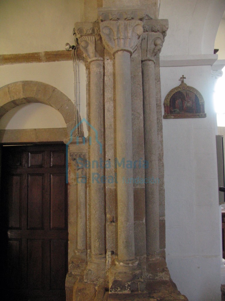 Arco triunfal. Columnas del lado sur