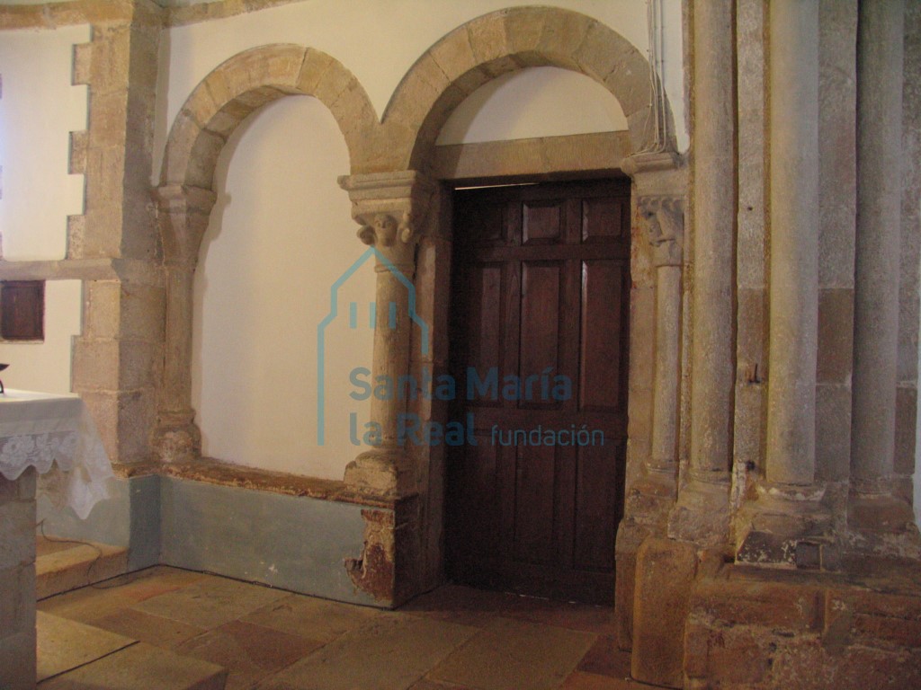Interior del ábside. Arquería norte