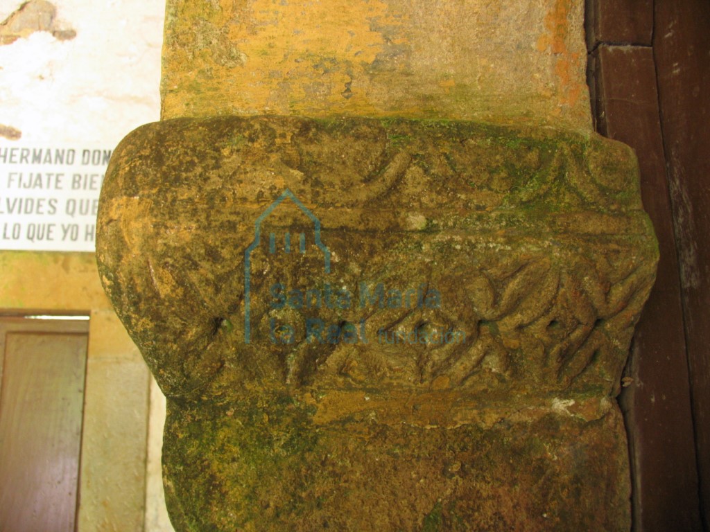 Detalle de la imposta norte de la portada occidental