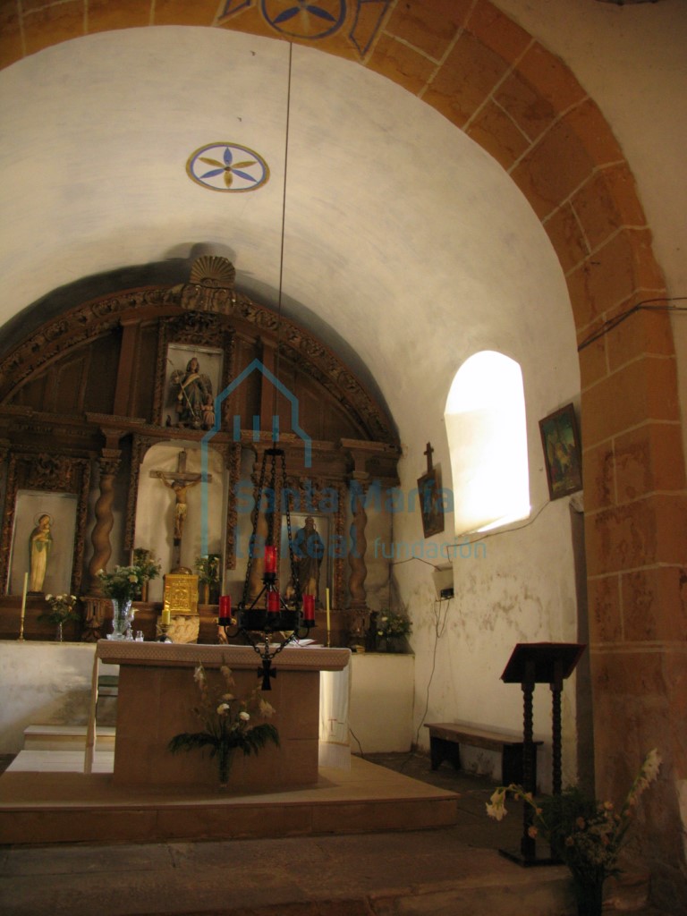 Interior hacia el ábside
