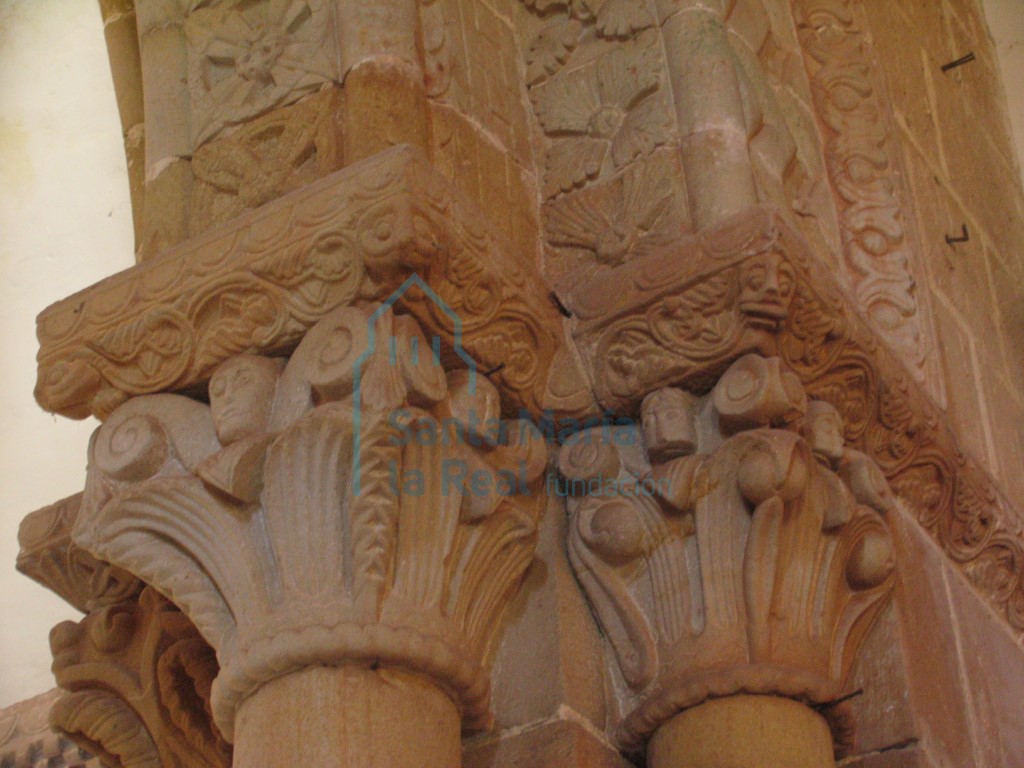 Capiteles del arco triunfal