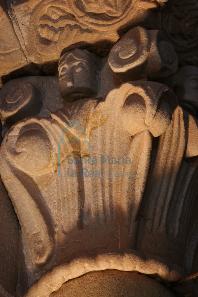 Detalle del capitel del arco triunfal