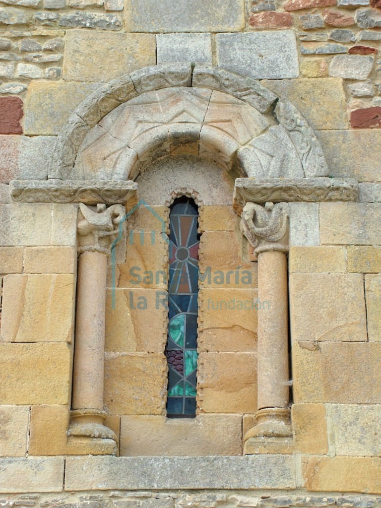 Ventana de la cabecera