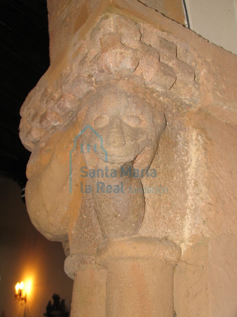 Capiteles del lateral derecho del arco triunfal