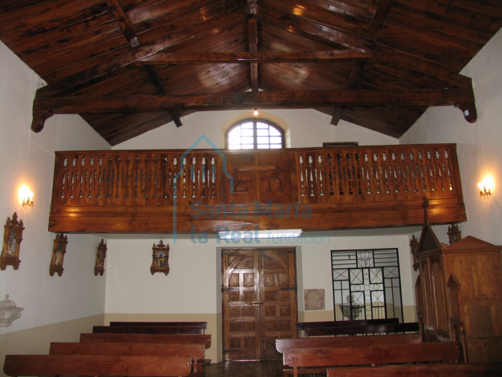 Interior desde la cabecera